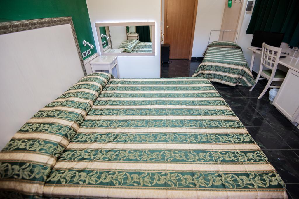 Orange Motel Vergiate Eksteriør billede