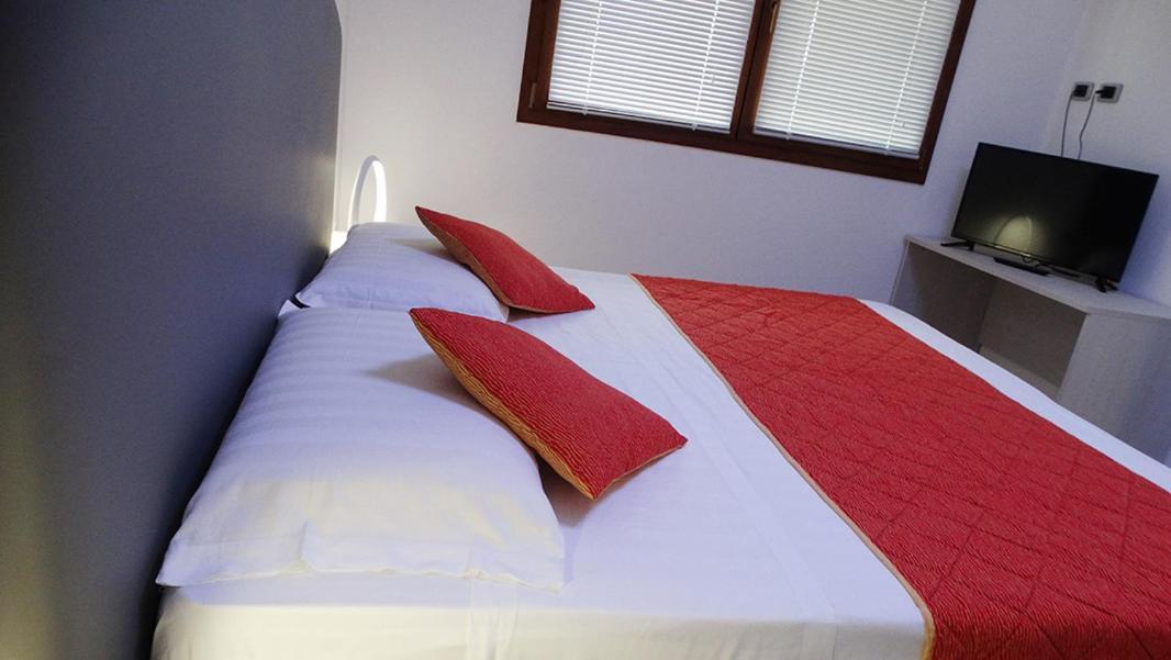 Orange Motel Vergiate Eksteriør billede