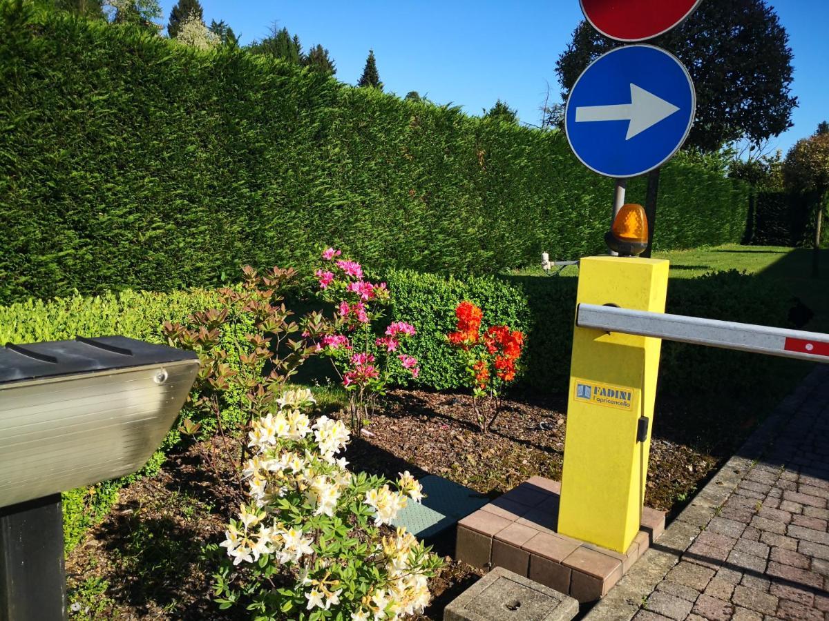 Orange Motel Vergiate Eksteriør billede